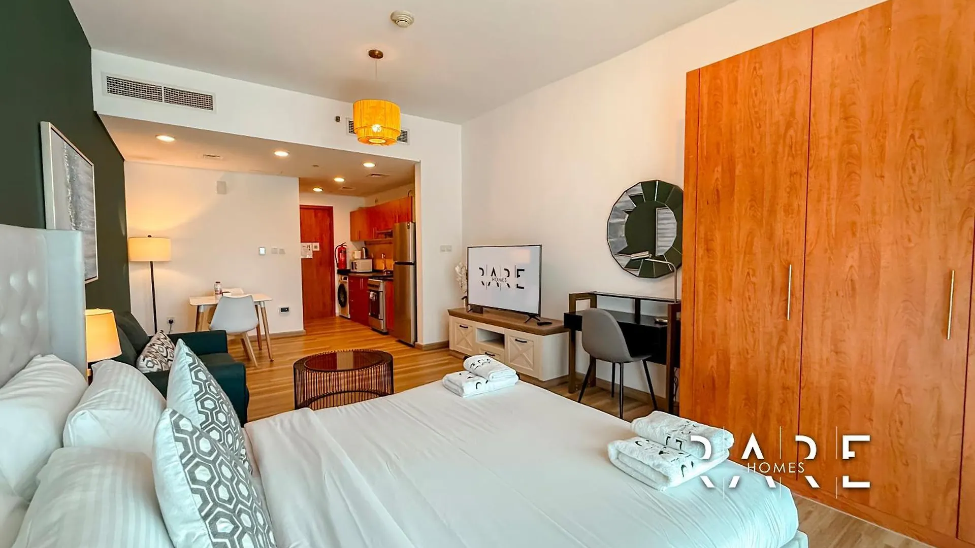 Apartament Rare Holiday Homes - Lake View - The Crescent Tower A - Near Me'Aisem Mall - R702 Dubaj