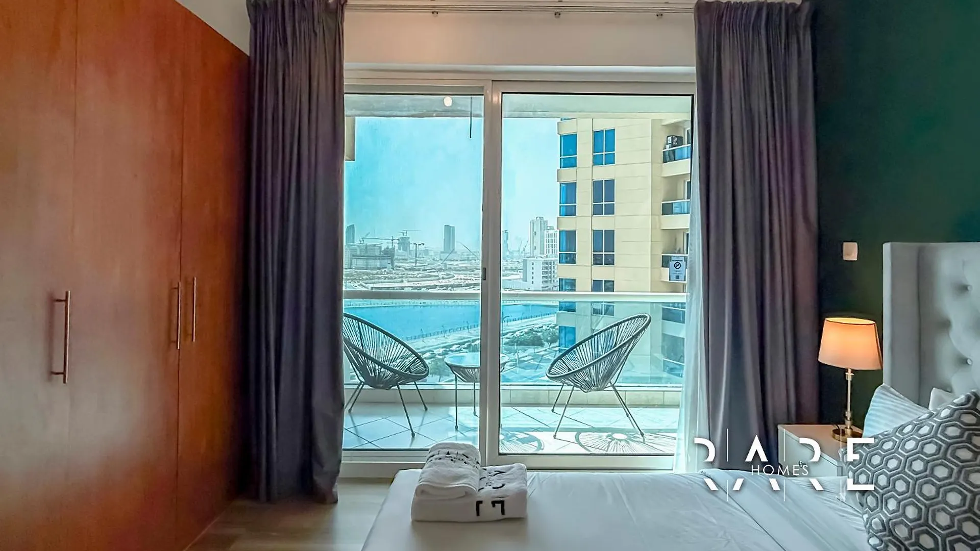 Rare Holiday Homes - Lake View - The Crescent Tower A - Near Me'Aisem Mall - R702 Dubaj Zjednoczone Emiraty Arabskie