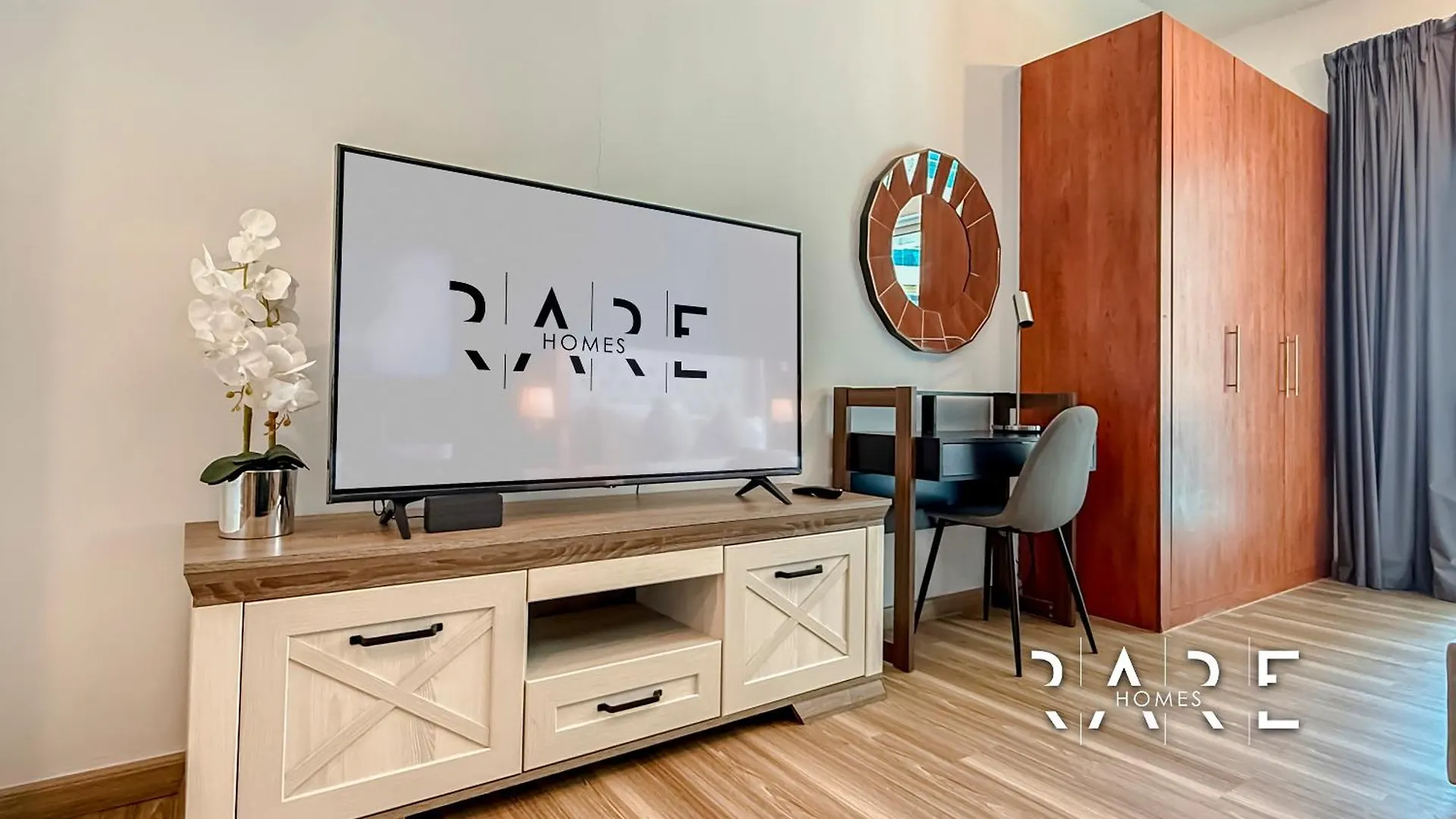 Rare Holiday Homes - Lake View - The Crescent Tower A - Near Me'Aisem Mall - R702 Dubaj Apartament