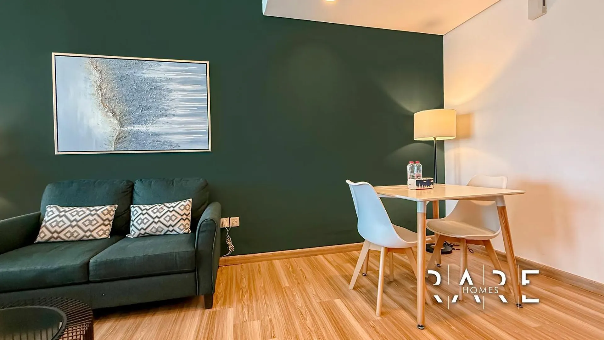 Apartament Rare Holiday Homes - Lake View - The Crescent Tower A - Near Me'Aisem Mall - R702 Dubaj Zjednoczone Emiraty Arabskie