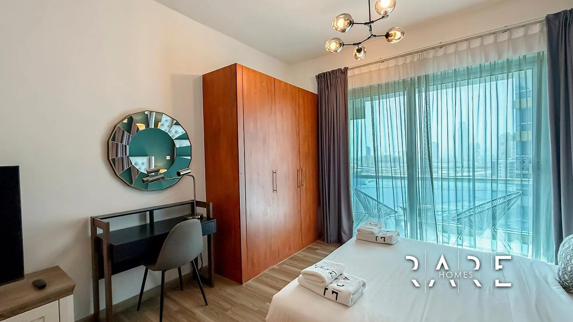 Apartament Rare Holiday Homes - Lake View - The Crescent Tower A - Near Me'Aisem Mall - R702 Dubaj
