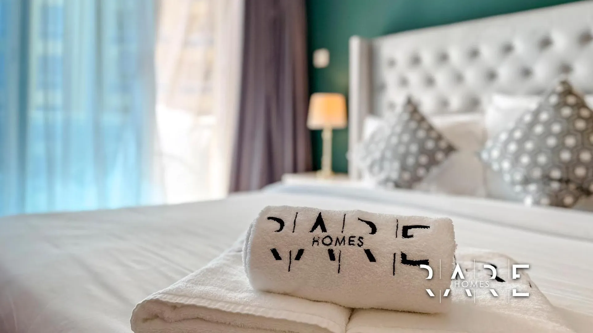 Rare Holiday Homes - Lake View - The Crescent Tower A - Near Me'Aisem Mall - R702 Dubaj