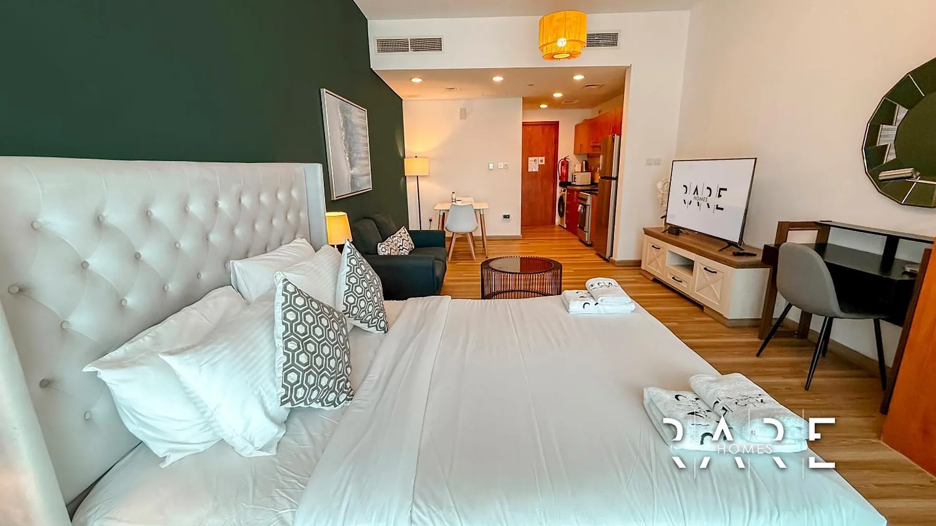 Rare Holiday Homes - Lake View - The Crescent Tower A - Near Me'Aisem Mall - R702 Dubaj Zjednoczone Emiraty Arabskie