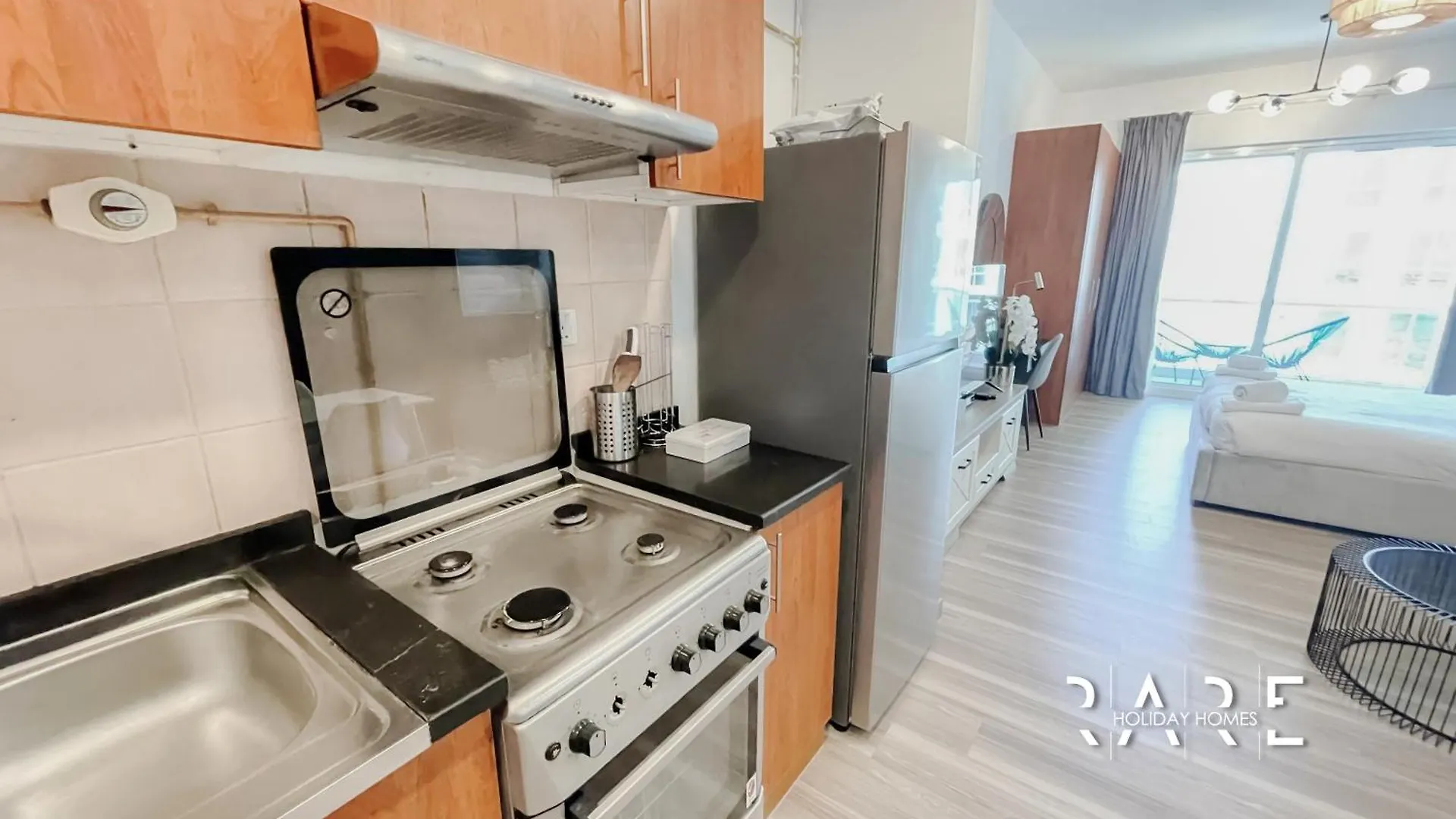 Apartment Rare Holiday Homes - Pool And Lake View - The Crescent Tower A - Near Me'Aisem Mall - R702 Dubai