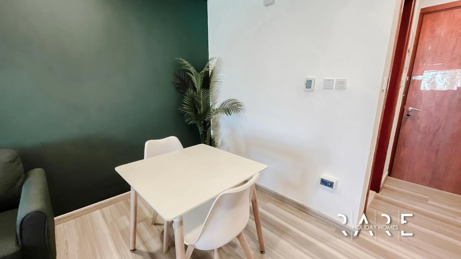 Rare Holiday Homes - Pool And Lake View - The Crescent Tower A - Near Me'Aisem Mall - R702 Dubai Apartment