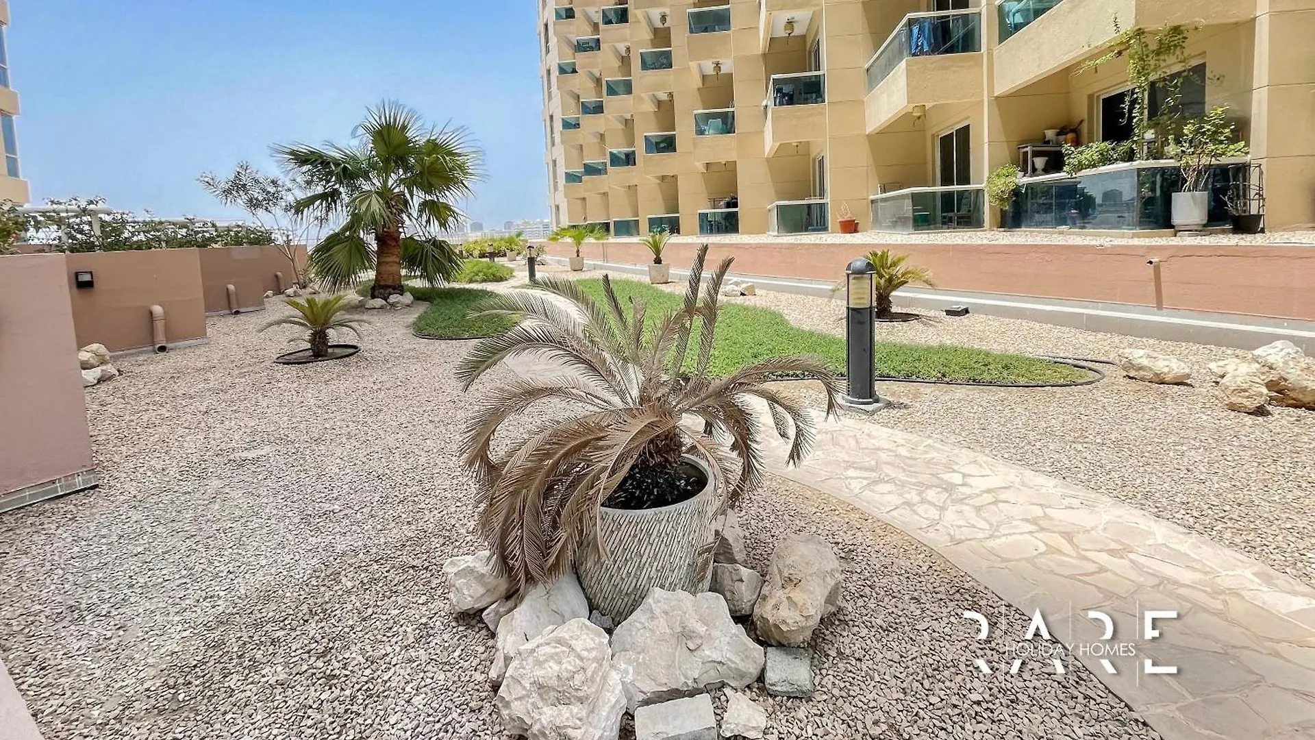 Apartment Rare Holiday Homes - Pool And Lake View - The Crescent Tower A - Near Me'Aisem Mall - R702 Dubai United Arab Emirates