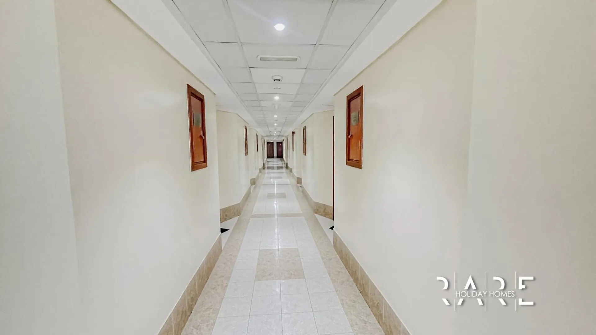 Apartment Rare Holiday Homes - Pool And Lake View - The Crescent Tower A - Near Me'Aisem Mall - R702 Dubai
